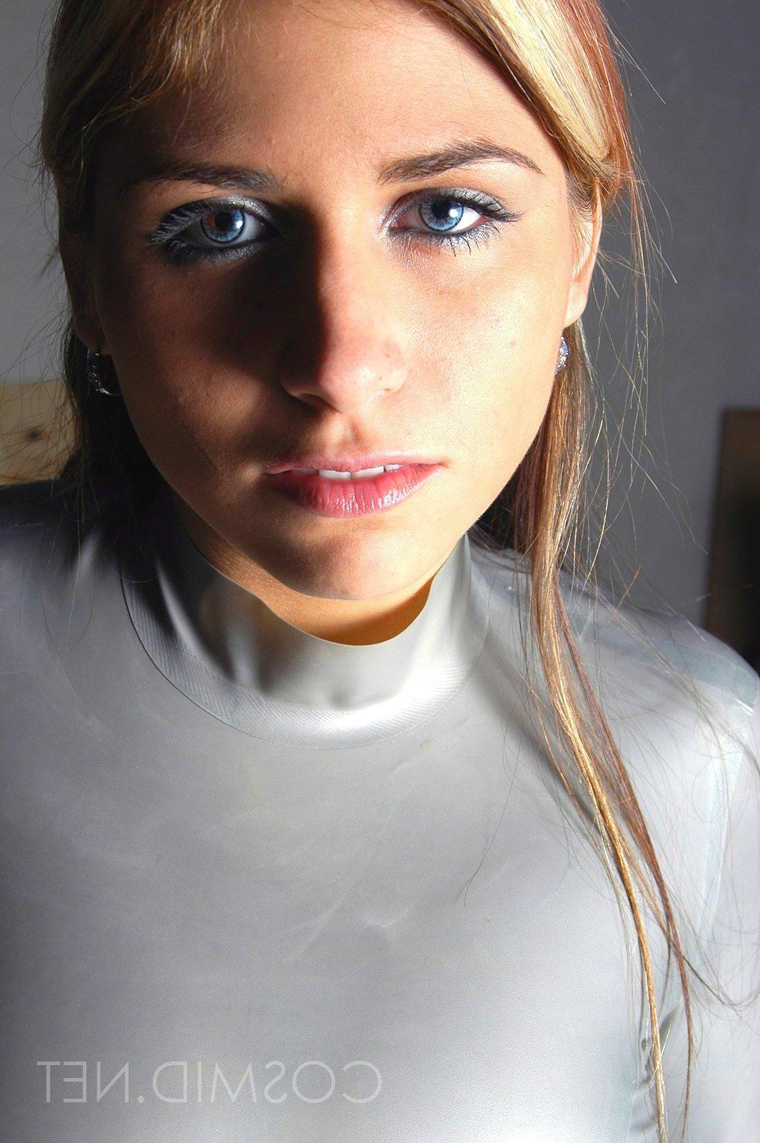 16P Cosmid's Tara in a silver latex top
