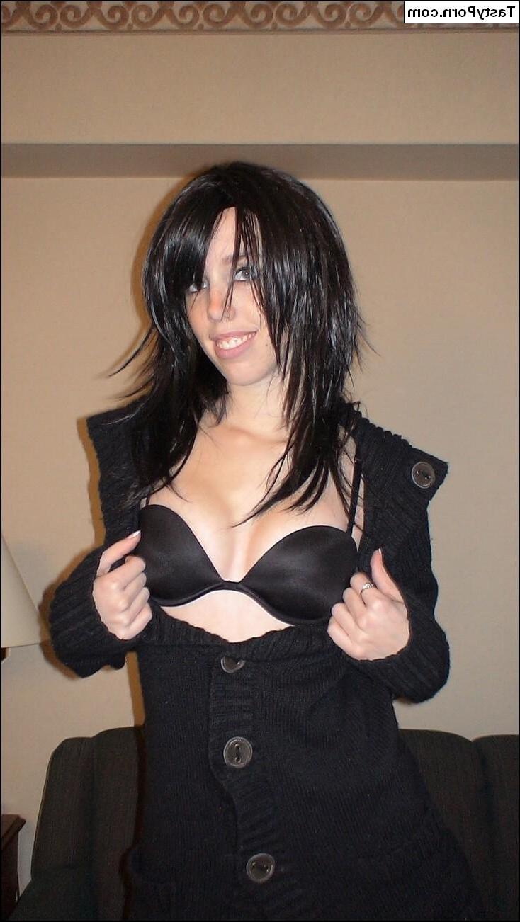 17P Pictures of teen Tasty Julie playing with her vibrator