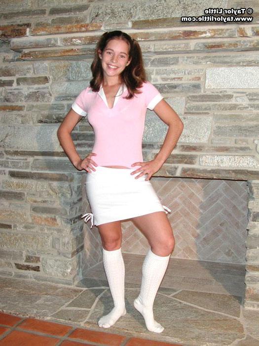 20P Pics of Tawnee Stone teasing in her socks
