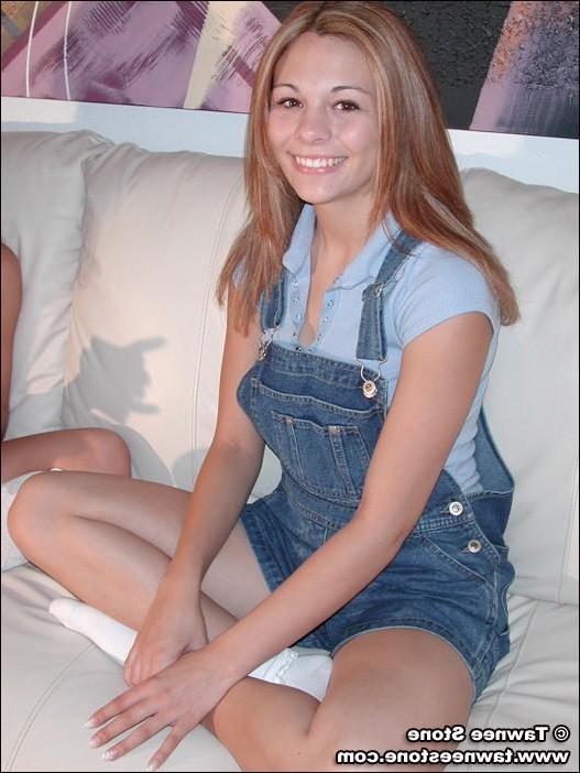 20P Pictures of Tori and Tawnee Stone enjoying each other nude