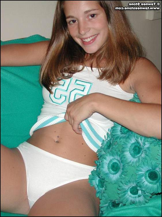 20P Pictures of Tawnee Stone nude and spreading