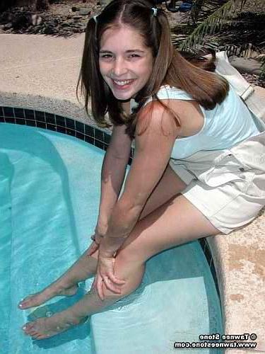 18P Tawnee nude in a pool