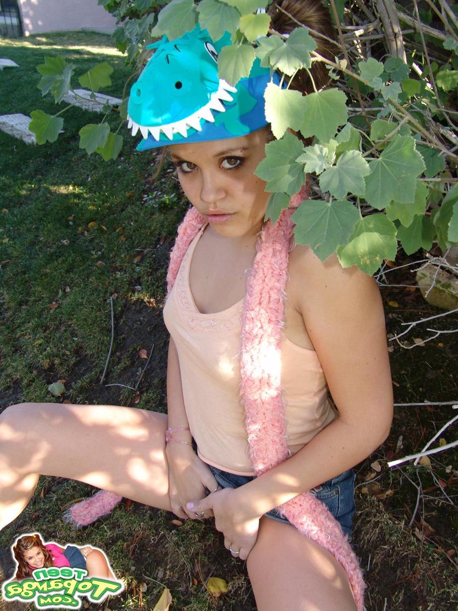 18P Pictures of Teen Topanga messing around at a zoo