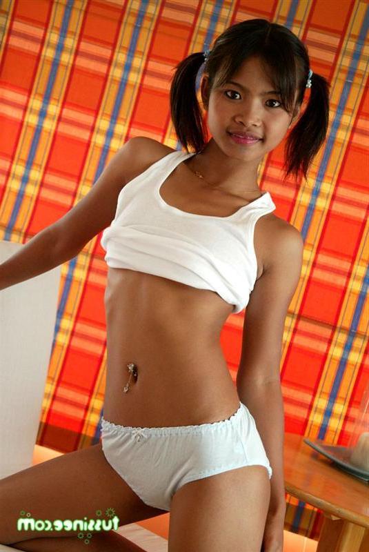 20P Pictures of Tussinee Teen getting all wet for you