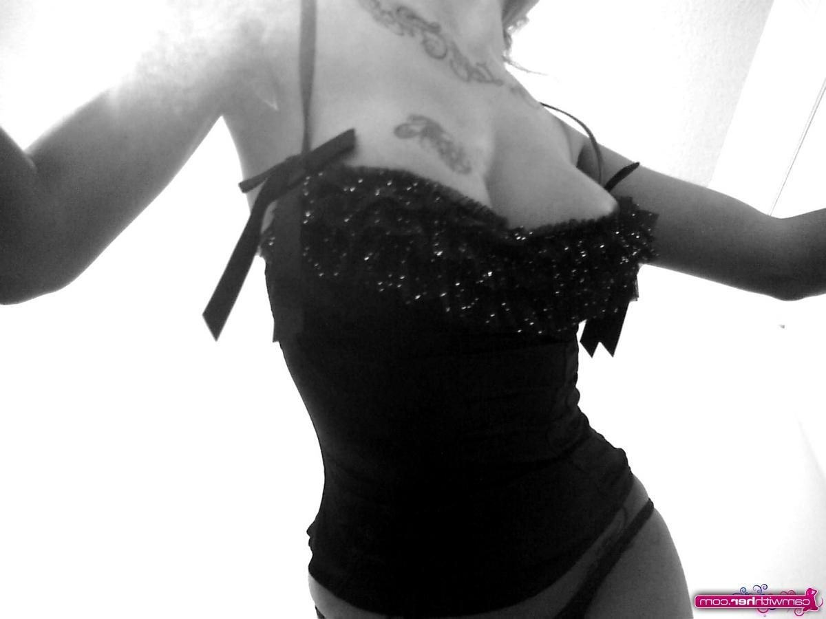 12P Hot cam girl Veronica in some classic black and white shots