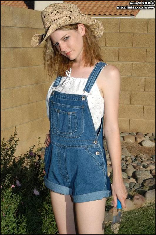 20P Pictures of XXX Raimi ass the farmer\'s hot daughter