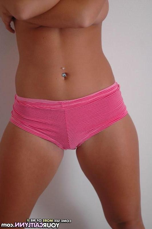 15P Pictures of teen hottie Your Caitlynn hanging out in boyshorts