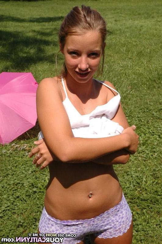15P Pictures of Your Caitlynn having some fun in the sun