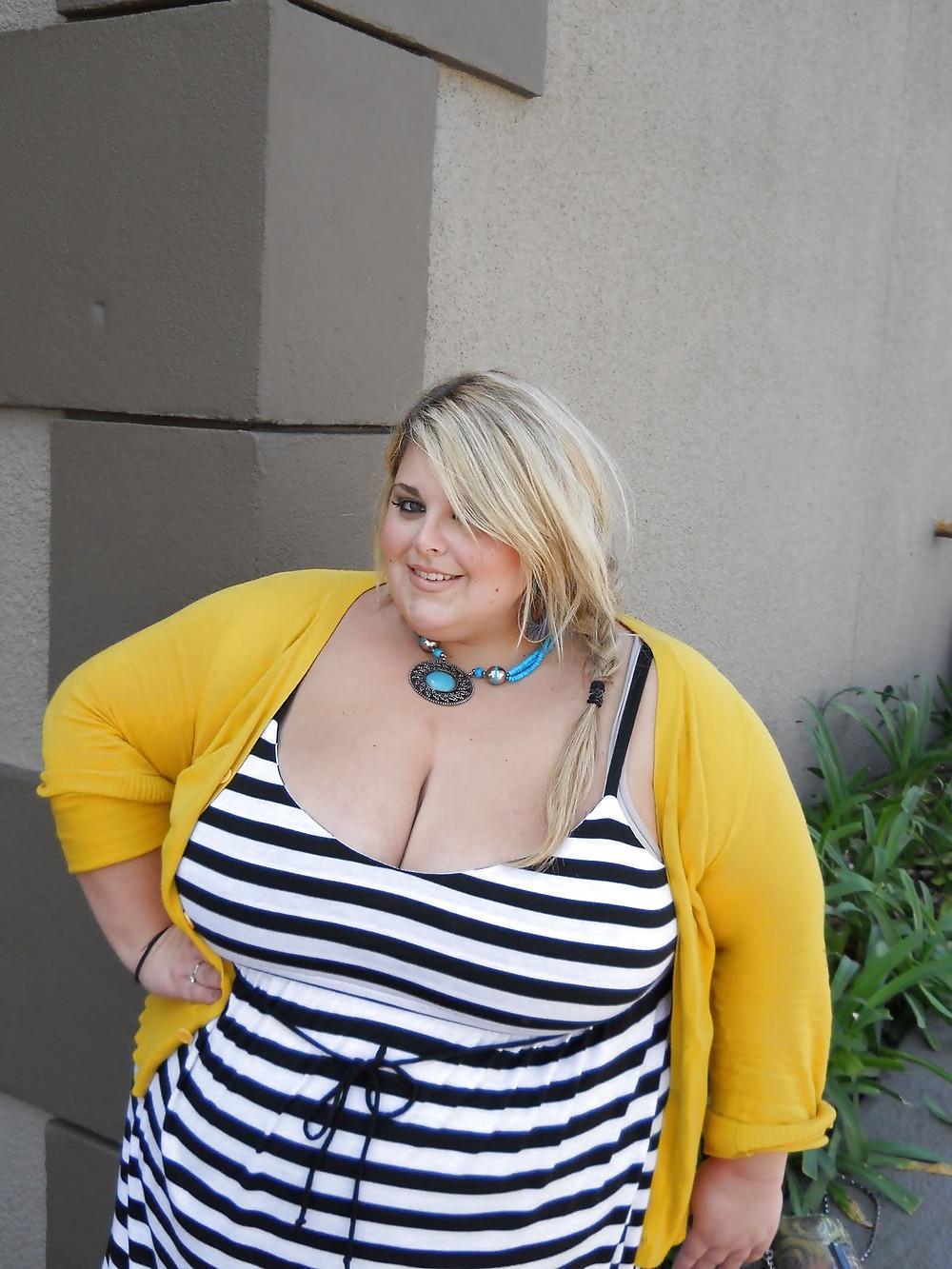 20P Busty women 91 (Clothed special)