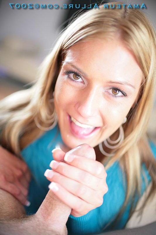 16P Teen Jessica bares pussy close up gives blowjob
