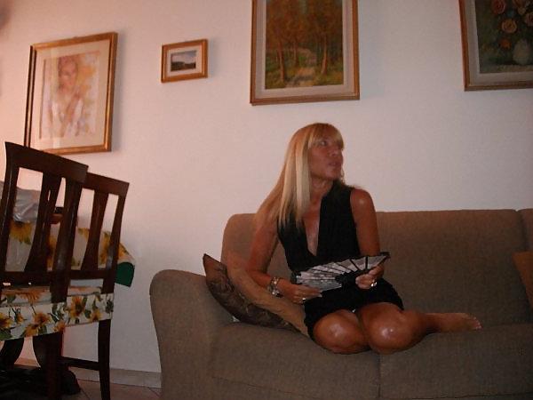 8P Blonde Mature Upskirt