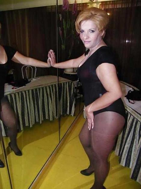 25P Greek girls