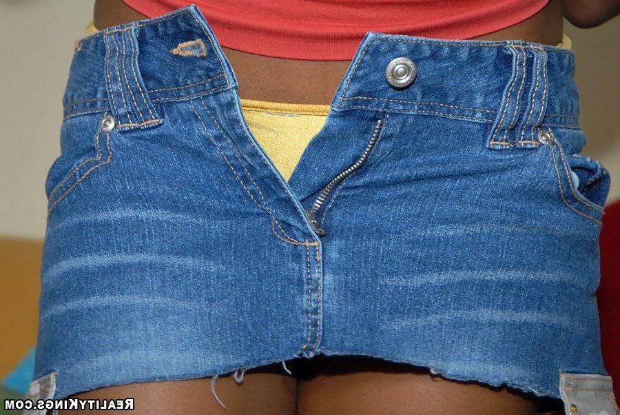 20P Pictures of a black teen enjoying cock