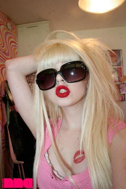 15P Pretty pinup girl Kiss Kim teases with her sexy lips and perky nipples
