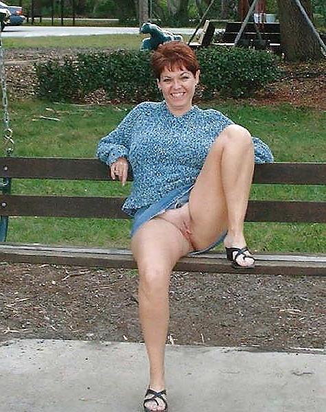 25P Mature Upskirt - 7