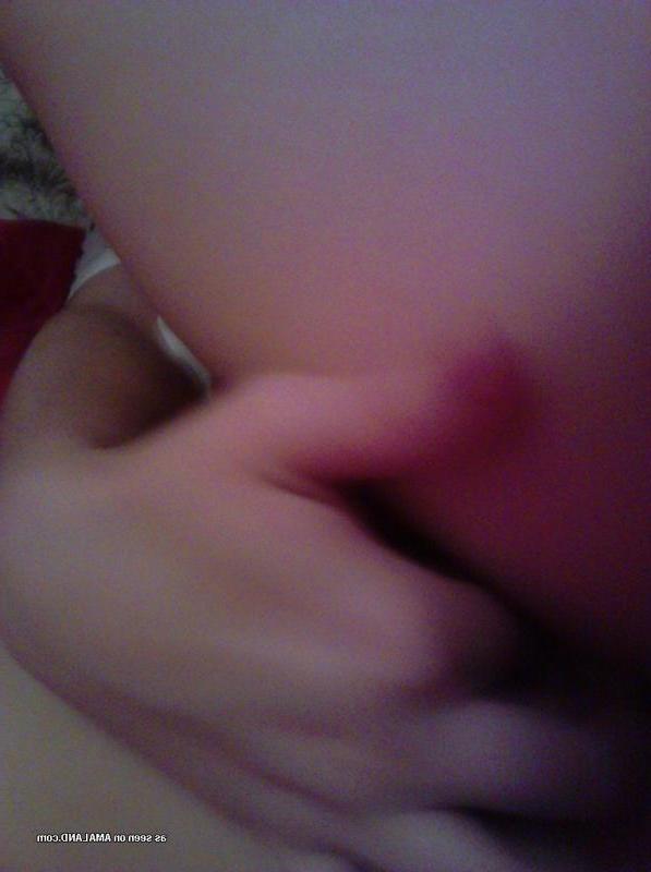 15P Naughty horny chick fingering her snatch while selfshooting