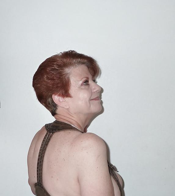 25P The Busty Mature Lady 1