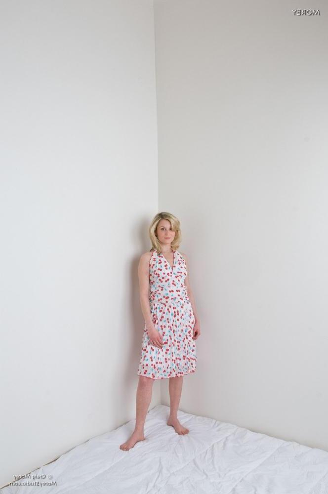 11P Blonde beauty Laura Crystal shows you what's up her dress