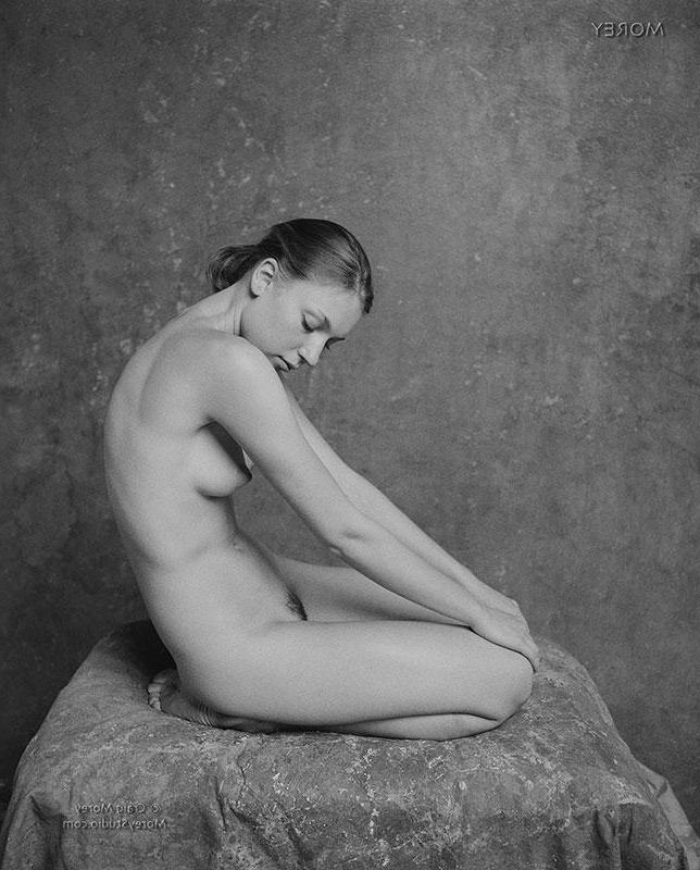12P Pretty model Yelena shows off her nude body in black and white