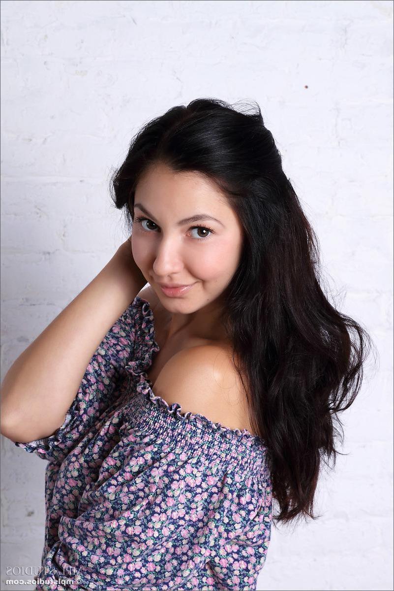 12P MPL Studios Presents Jasmin in "White Space"
