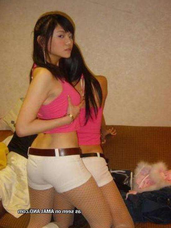 16P Pictures of asian girlfriends eating pussy