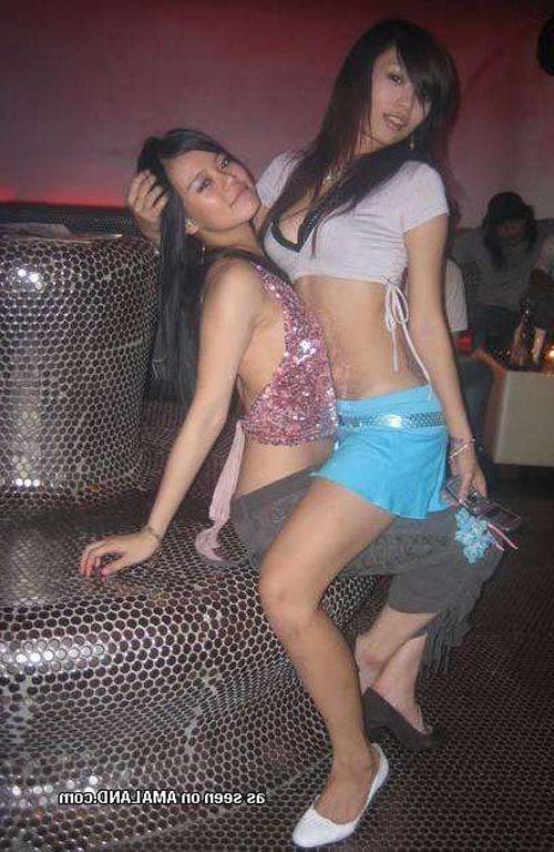 16P Pictures of asian girlfriends eating pussy