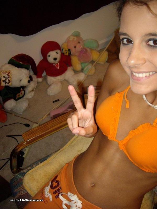 14P Sexy non-nude chicks posing for their boyfriends