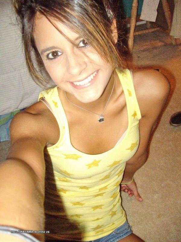 14P Sexy non-nude chicks posing for their boyfriends