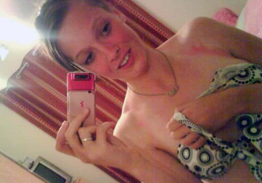 15P Picture selection of various amateur non-nude girlfriends showing off