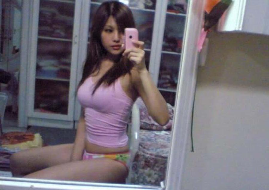15P Picture selection of various amateur non-nude girlfriends showing off