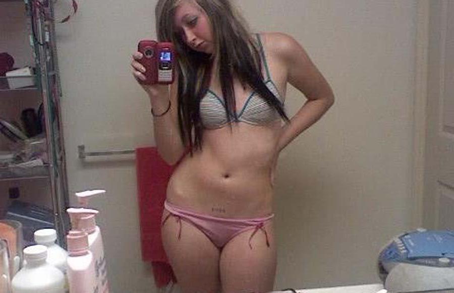 15P Picture selection of various amateur non-nude girlfriends showing off