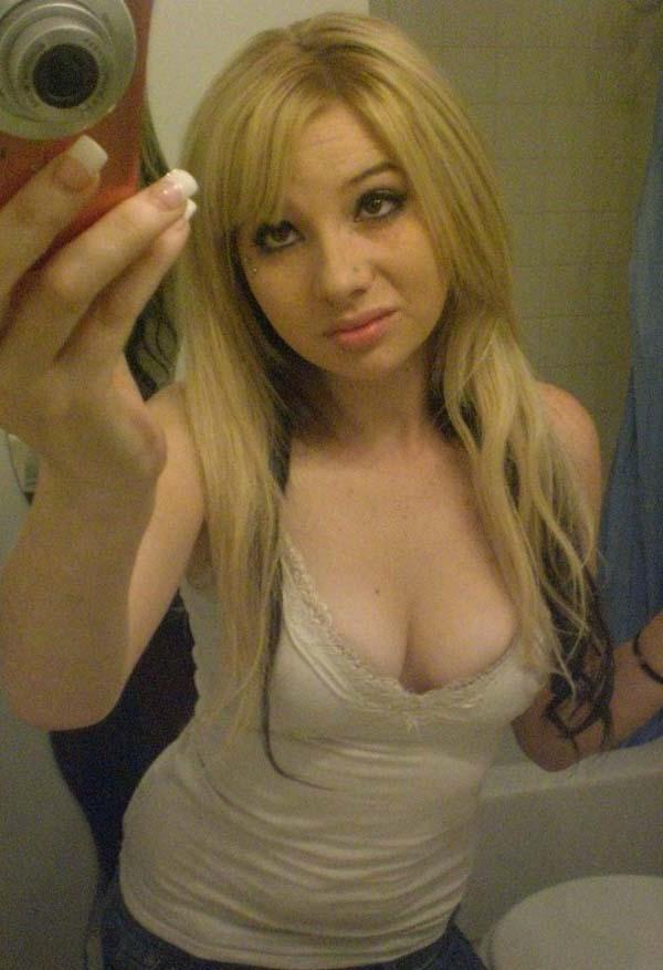 15P Picture selection of various amateur non-nude girlfriends showing off
