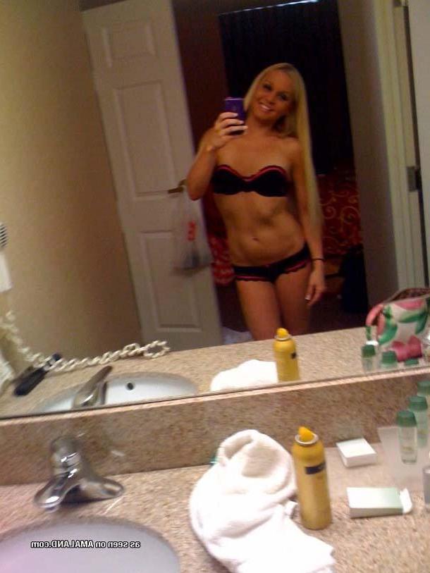 16P Hot and kinky group of selfshooting amateur hotties