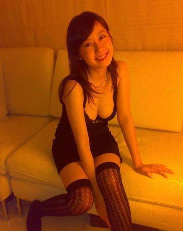 16P Pictures of a hot asian teen showing off