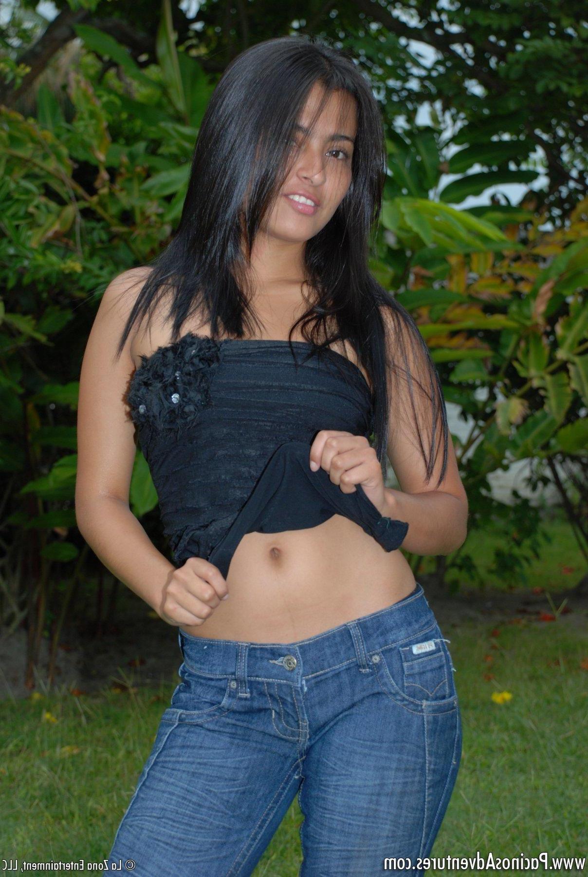 15P Jeniffer shows her juicy butt and huge tits as she slides out of her jeans and top