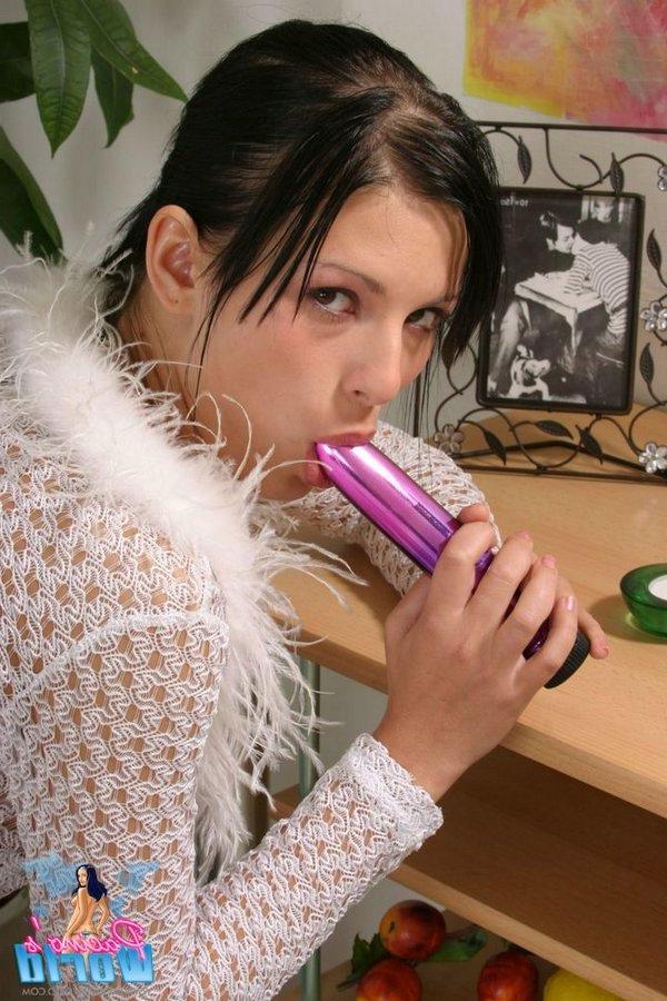 15P Pictures of brunette teen Pavlina toying her tight holes