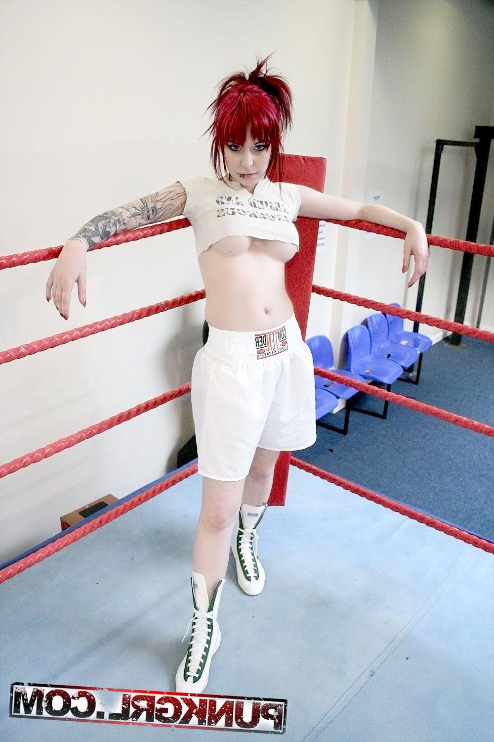 15P Pictures of Wild Vixen ready to knock you out with her hot titties