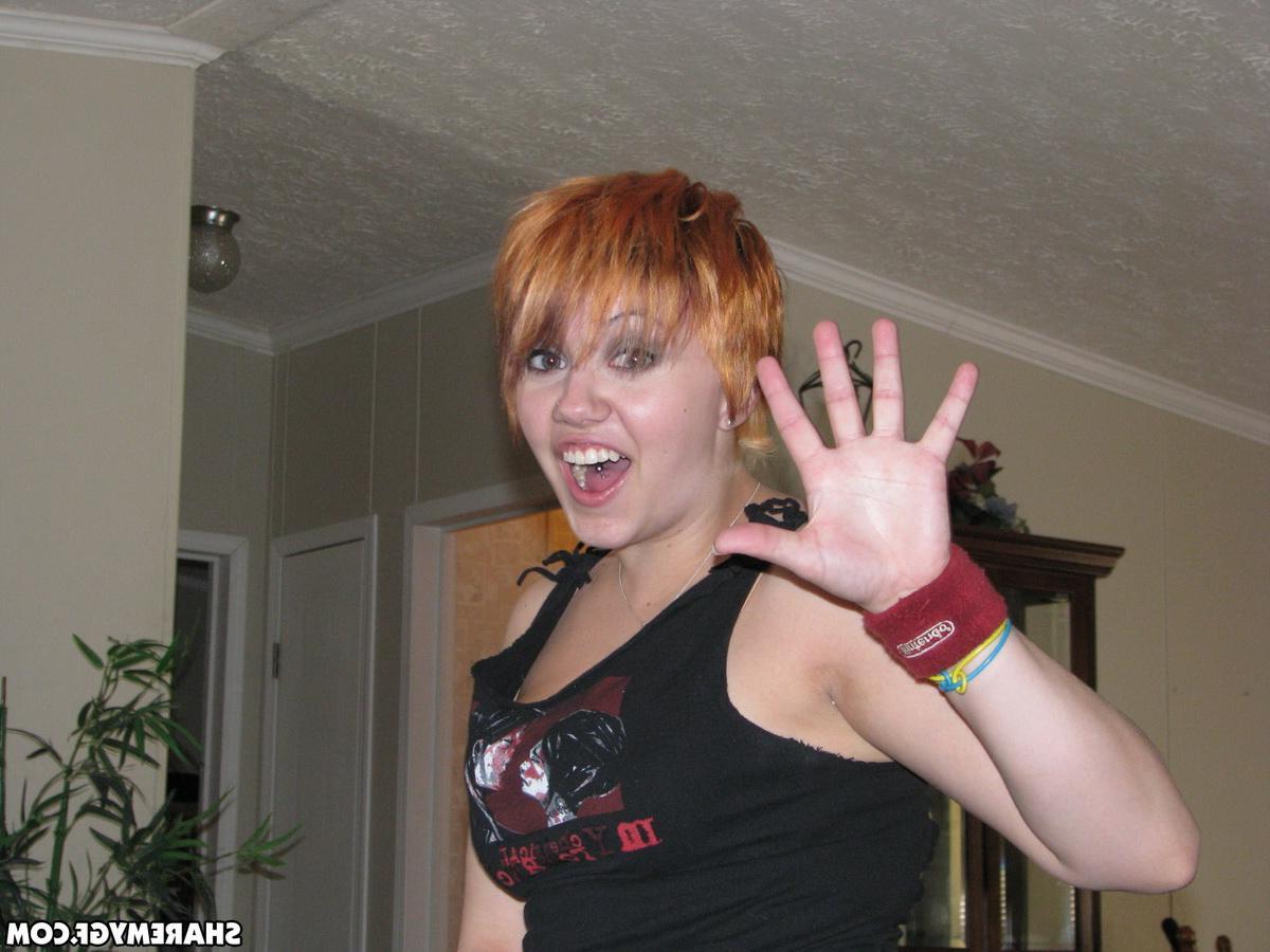 20P Naughty emo GF has some fun with her friend on vacation