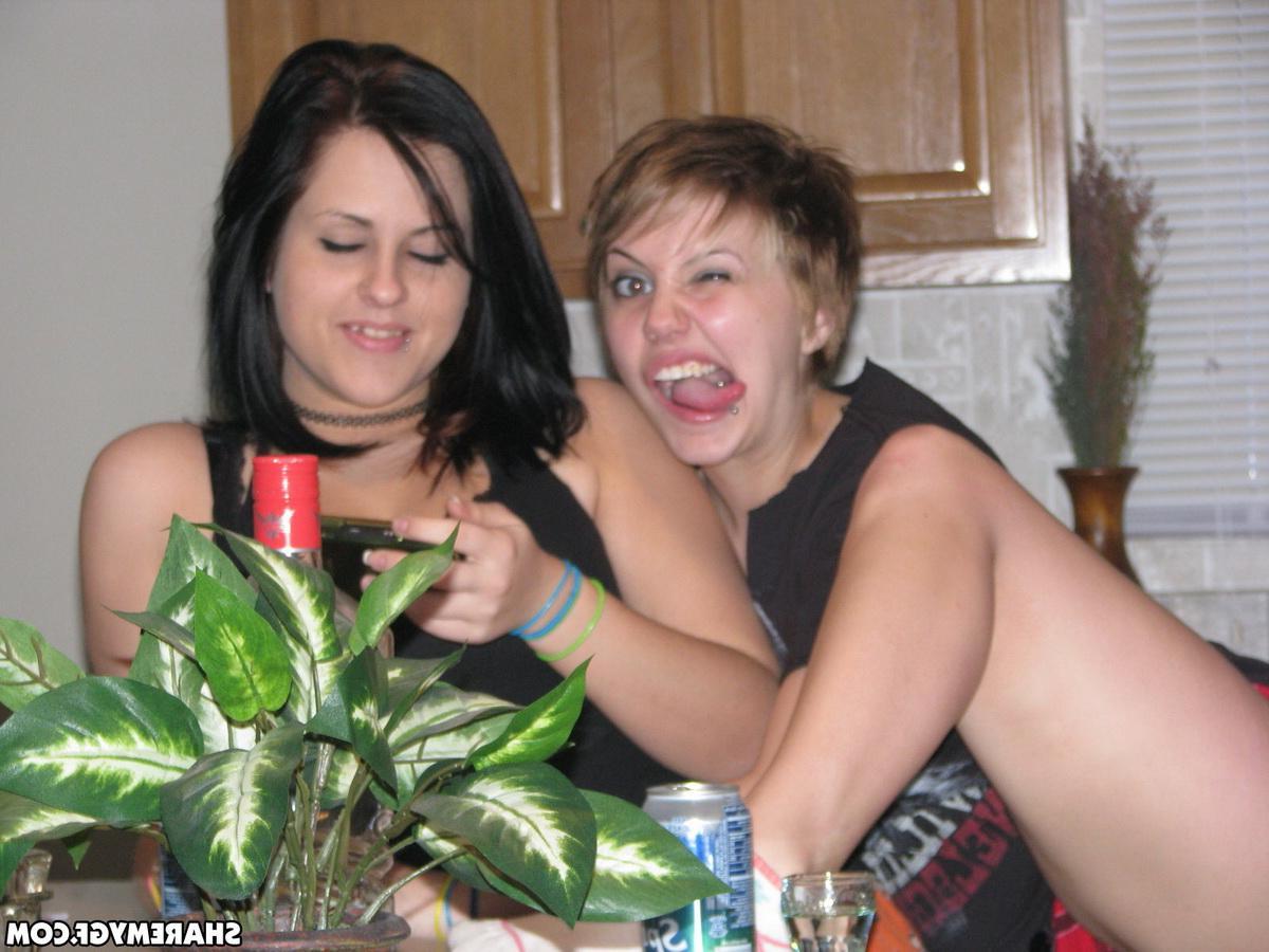 20P Naughty emo GF has some fun with her friend on vacation