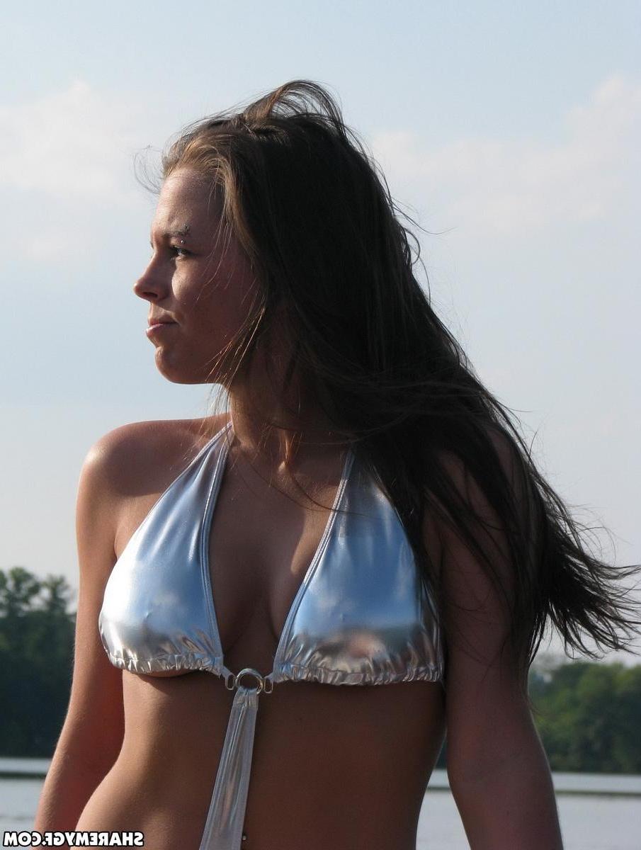 20P Two hot girlfriends have fun on vacation