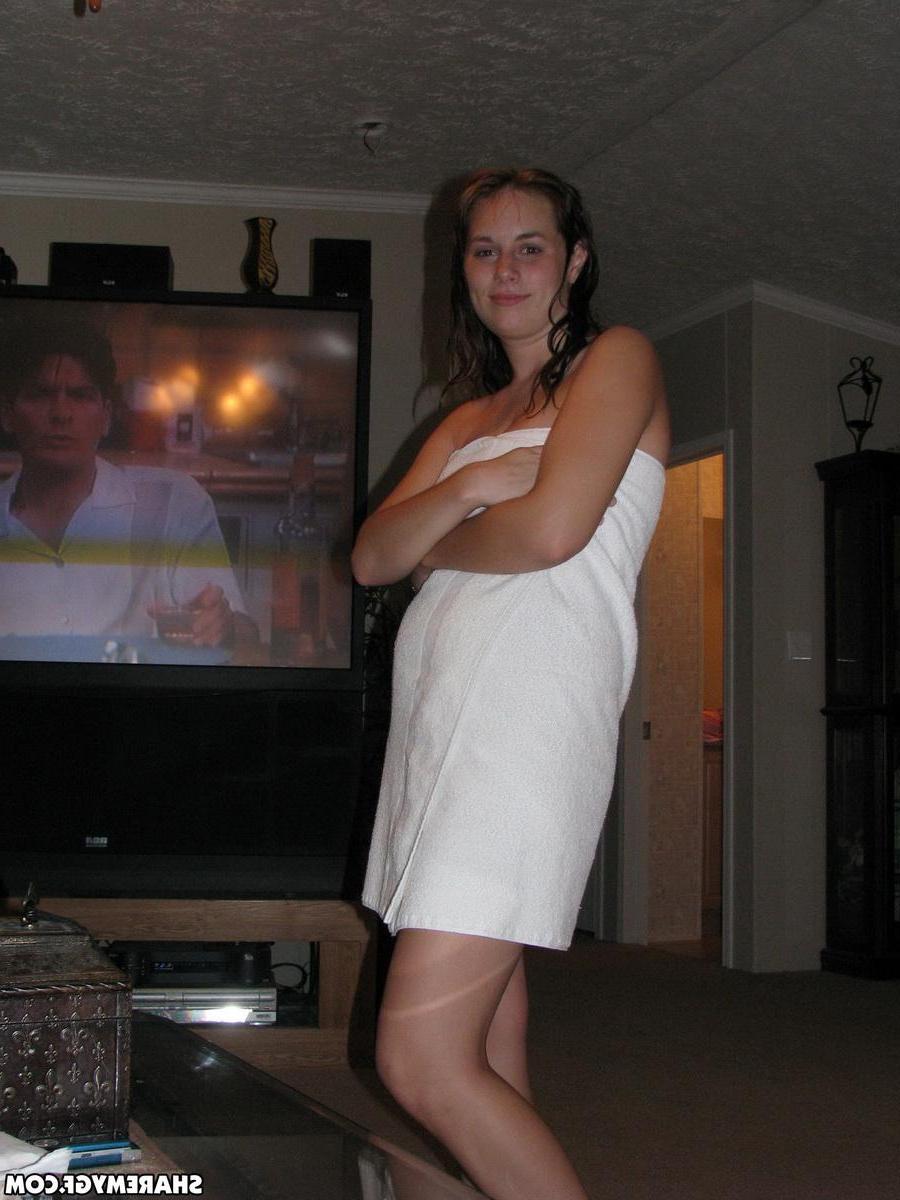 20P Two hot girlfriends have fun on vacation