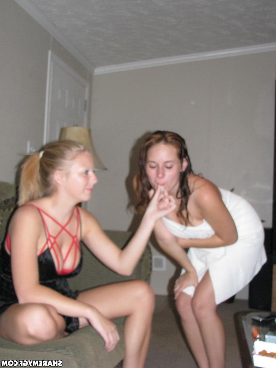 20P Two hot girlfriends have fun on vacation