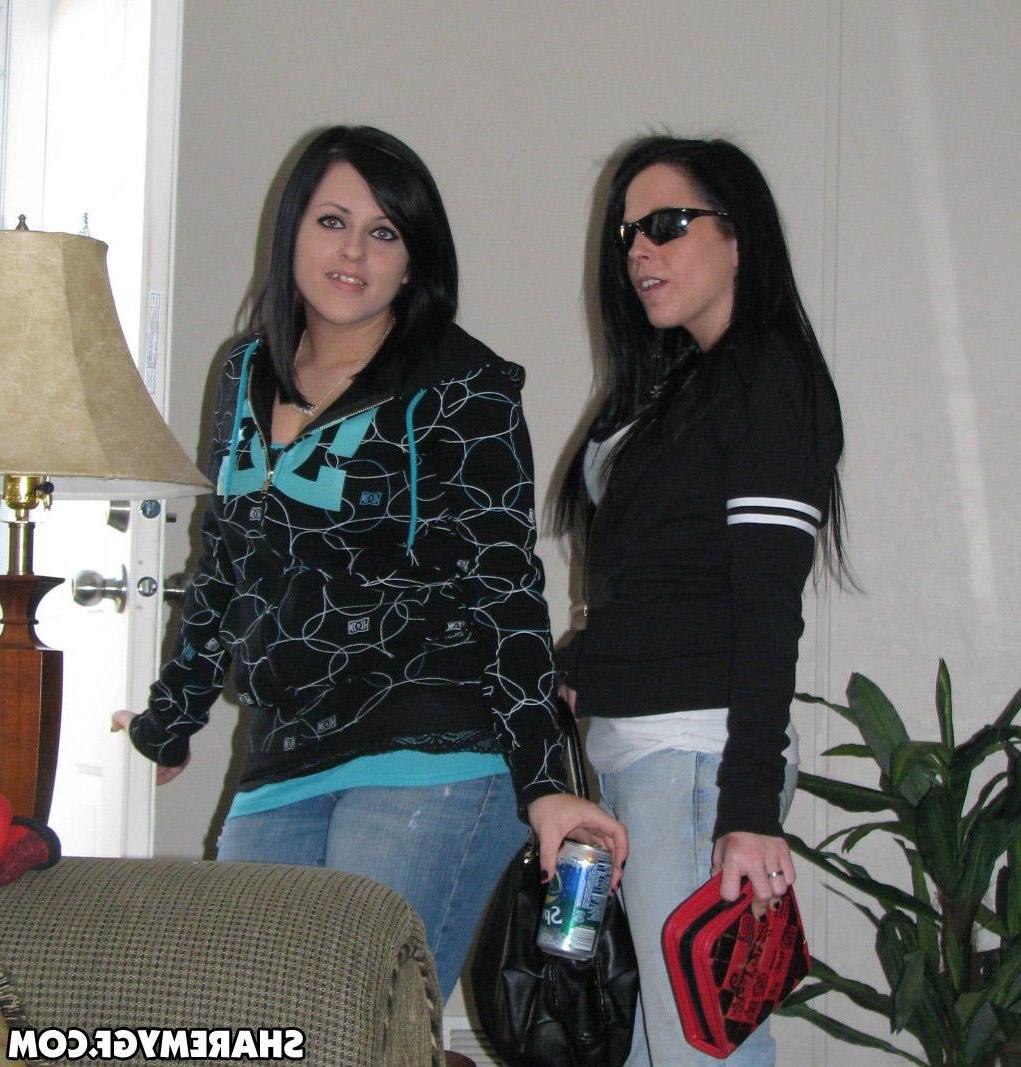 20P Two hot girlfriends have fun on vacation