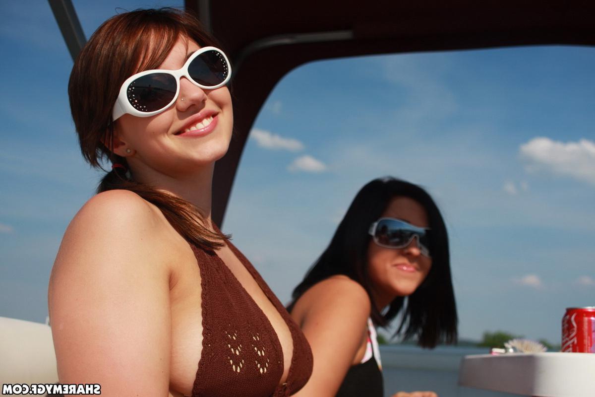 20P Two hot girlfriends have fun on vacation