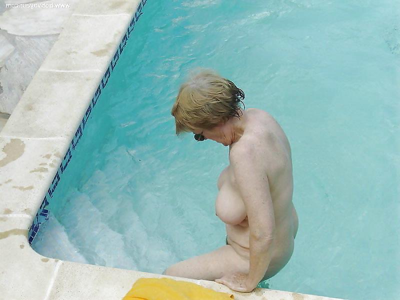 25P Mature Lady Nudists 2