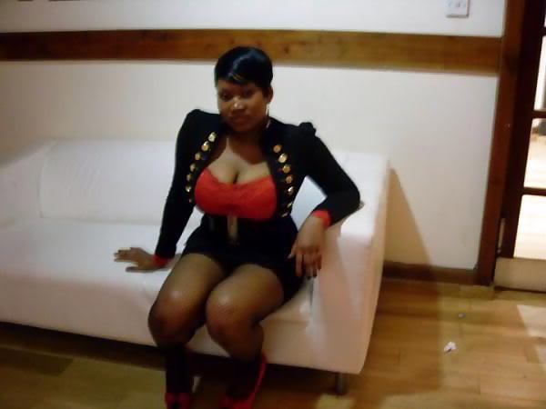 25P Ebony Busty Amateur Young Set 3 