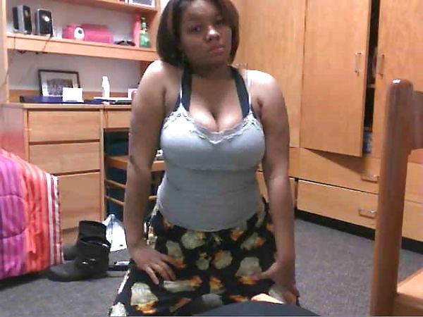 25P Ebony Busty Amateur Young Set 3 