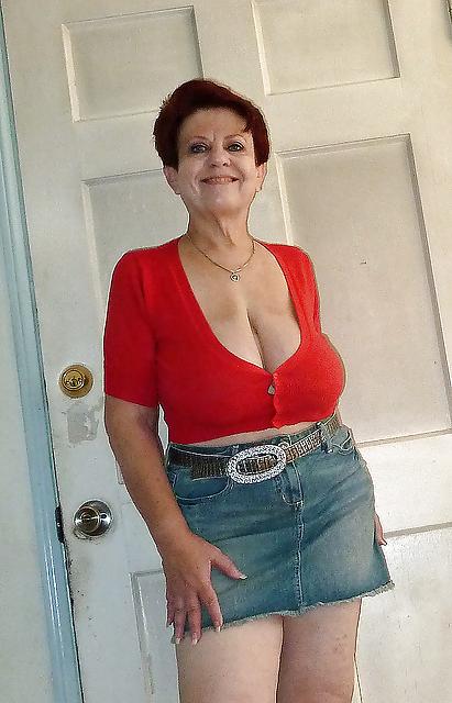 9P The Busty Mature Lady 2