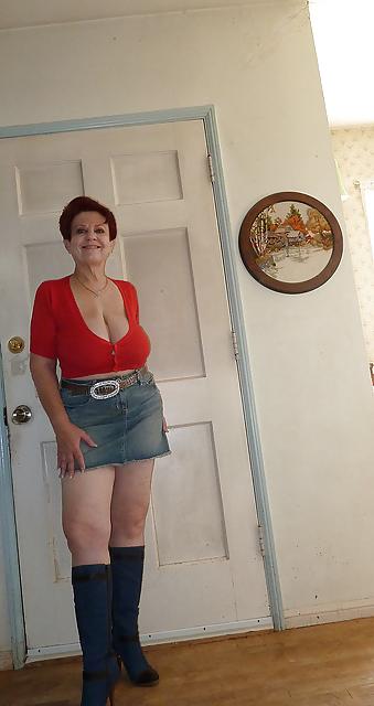 9P The Busty Mature Lady 2