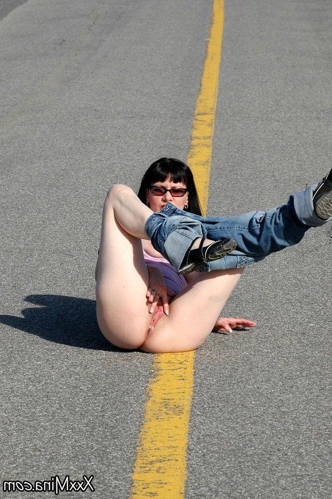 14P Pictures of XXX Mina fingering herself on the road